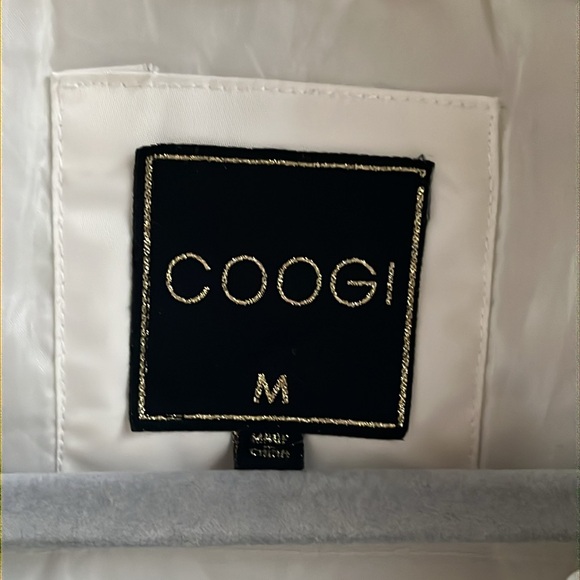 Coogi Women's Lightweight puffer jacket with snaps and detailing size Medium - Picture 4 of 13